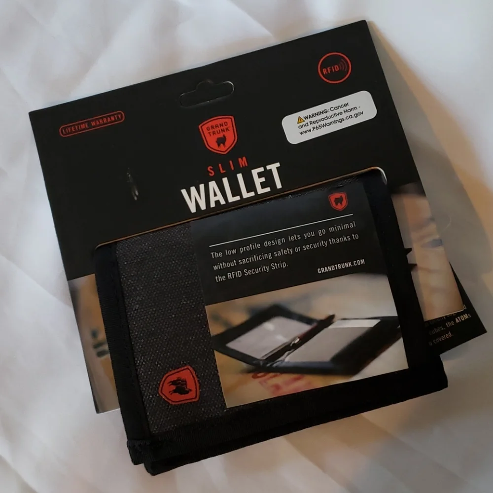 Grand Trunk RFID Men's Wallet Card Holder Slim Travel Grey & Black NWT